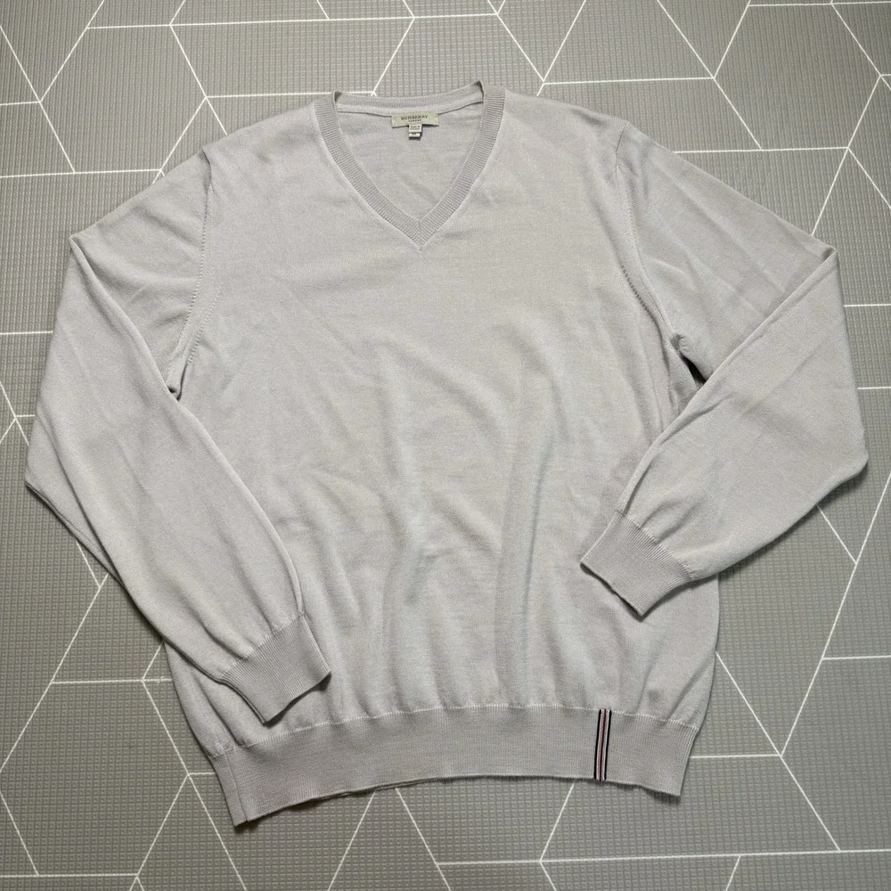 Burberry London Men's V Neck Sweater XL Beige 100% Extra Fine Merino Wool Luxury